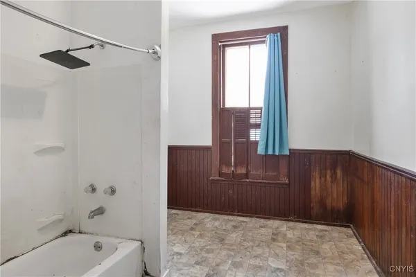 $150,000 | 76 East Genesee Street, Auburn, NY 13021