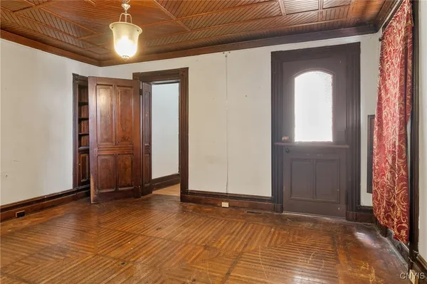 $150,000 | 76 East Genesee Street, Auburn, NY 13021