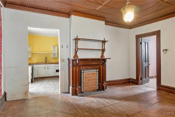 $150,000 | 76 East Genesee Street, Auburn, NY 13021