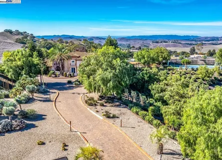 $2,900,000 | 7210 Johnston Road, Pleasanton, CA 94588