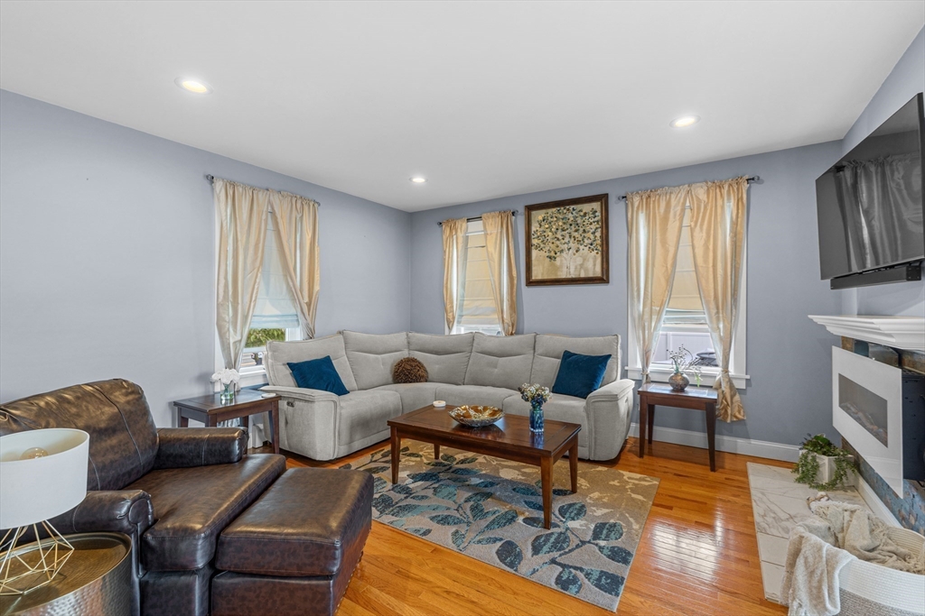 308 Old Warren Road Swansea, MA 02777 - Photo 7 of 41 Gallery Image 7