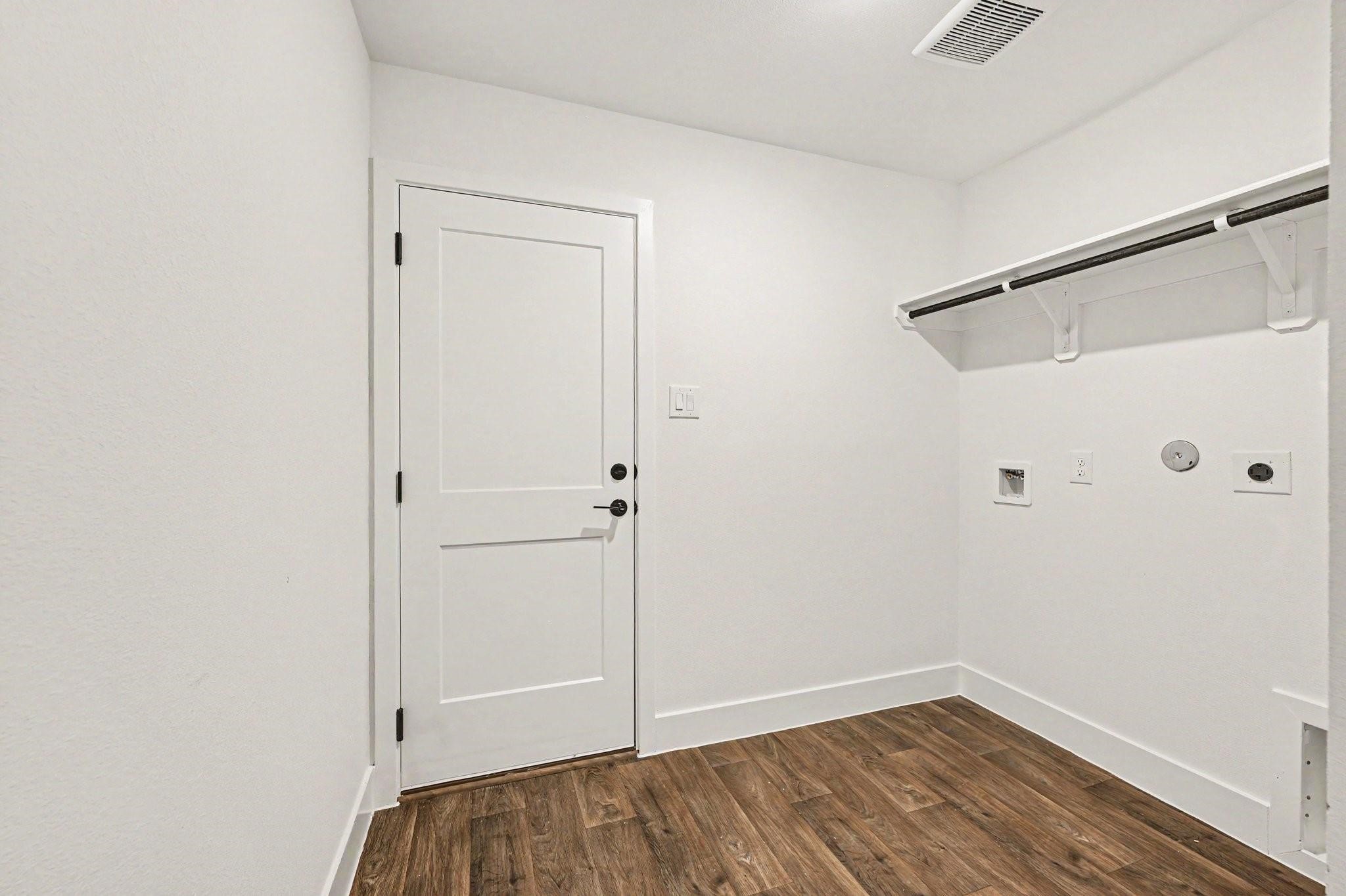 9 Keystone Court Angleton, TX 77515 - Photo 18 of 22
