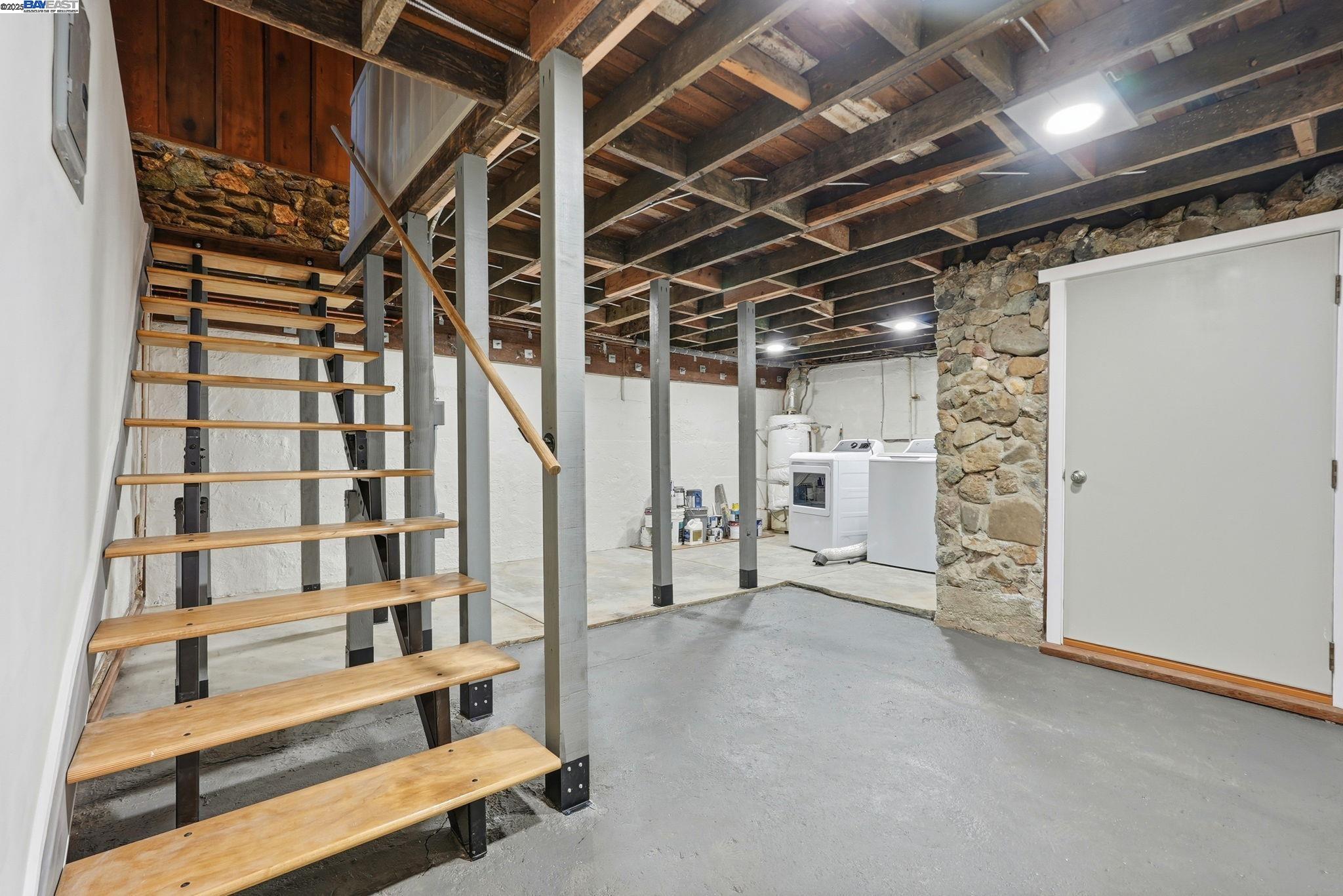 2929 Kilkare Road Sunol, CA 94586 - Photo 30 of 40 a view of an empty room with windows