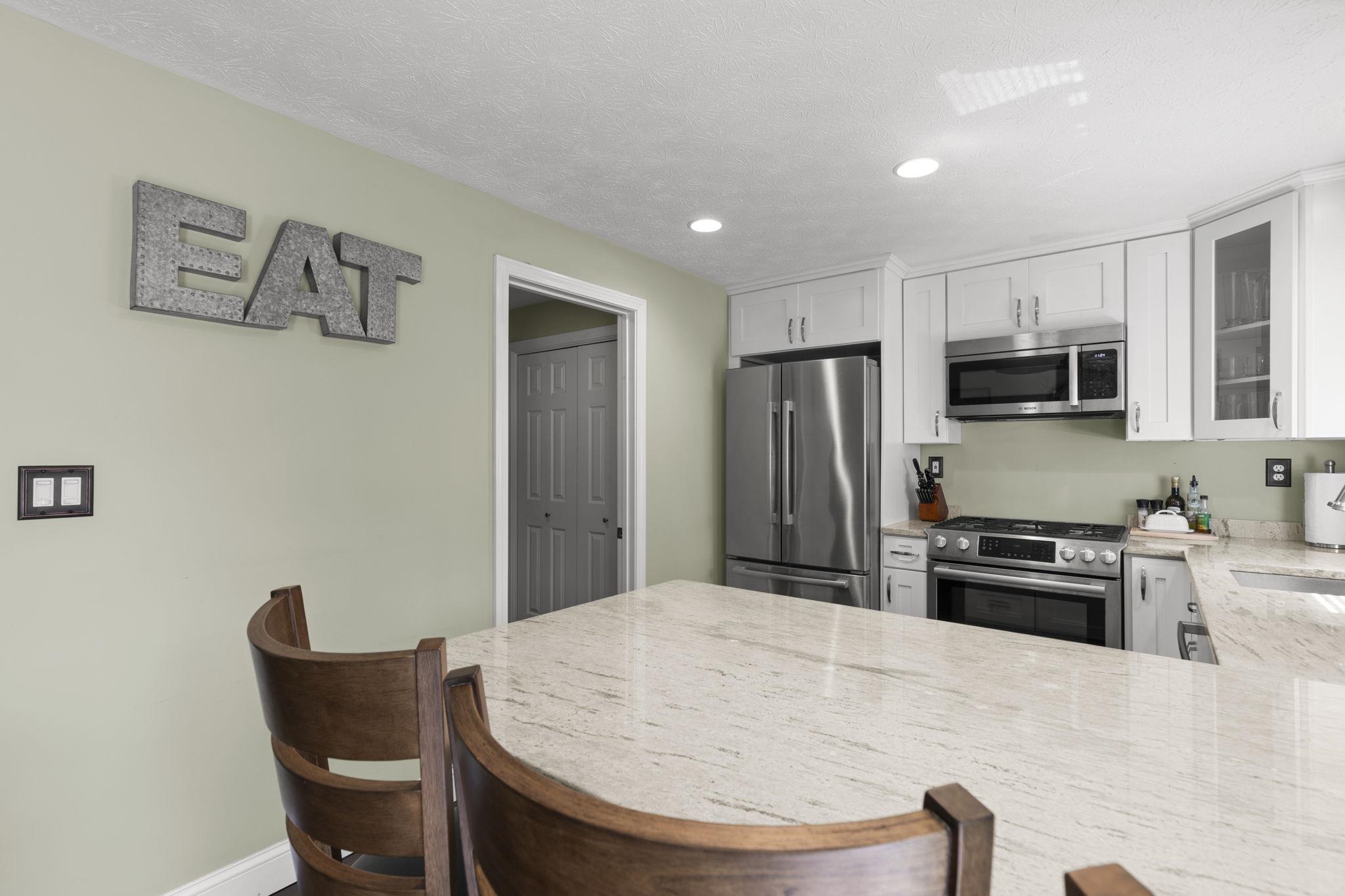 40 Preston Field Road Nashua, NH 03064 - Photo 13 of 49