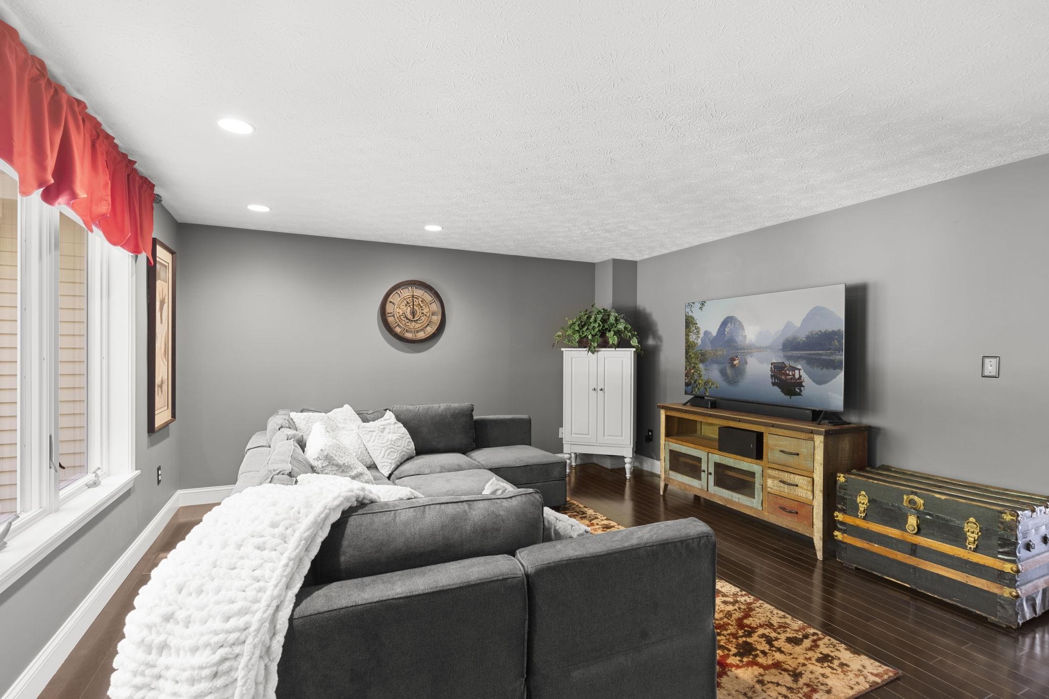 40 Preston Field Road Nashua, NH 03064 - Photo 20 of 49