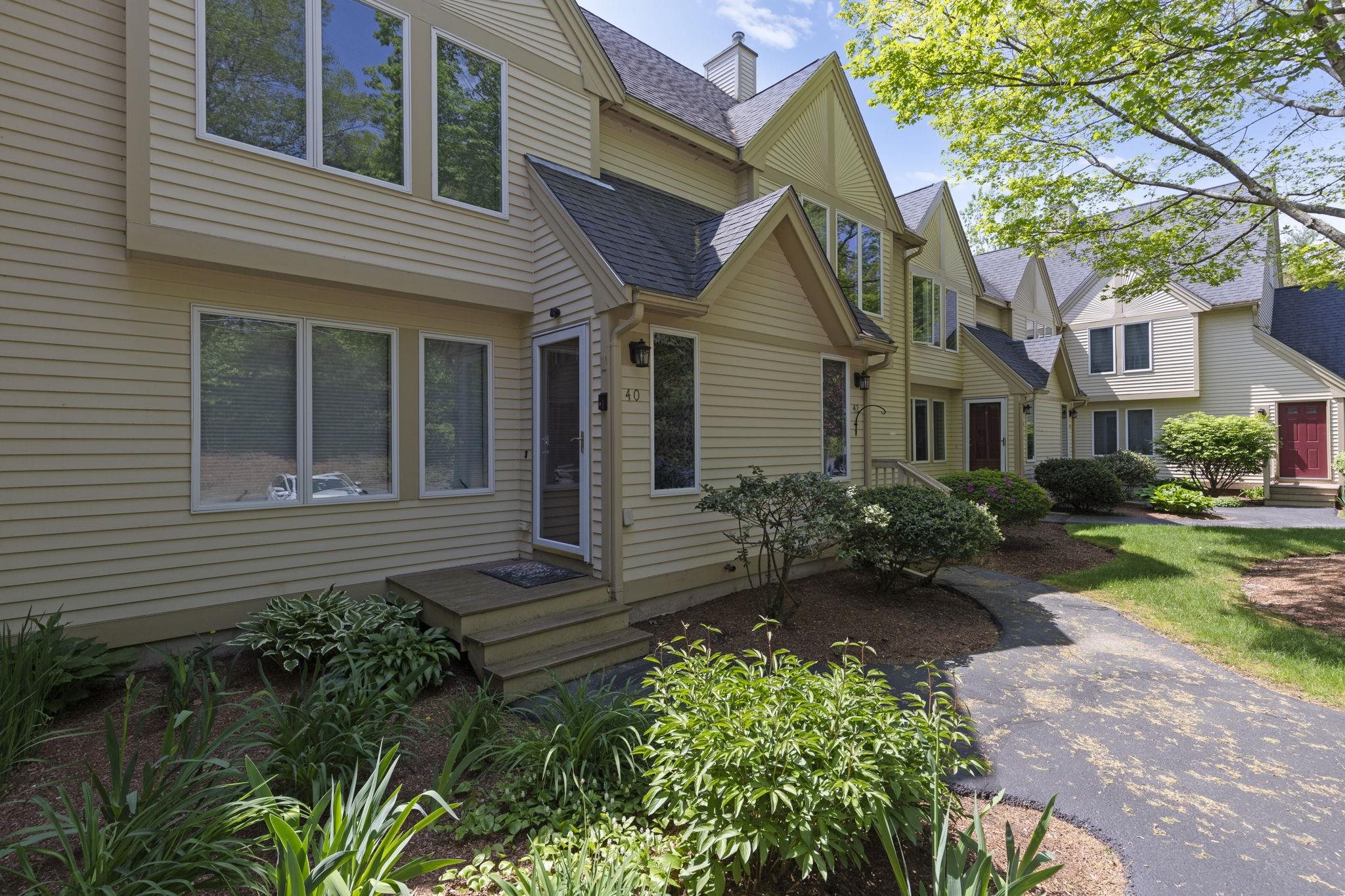 40 Preston Field Road Nashua, NH 03064 - Photo 3 of 49