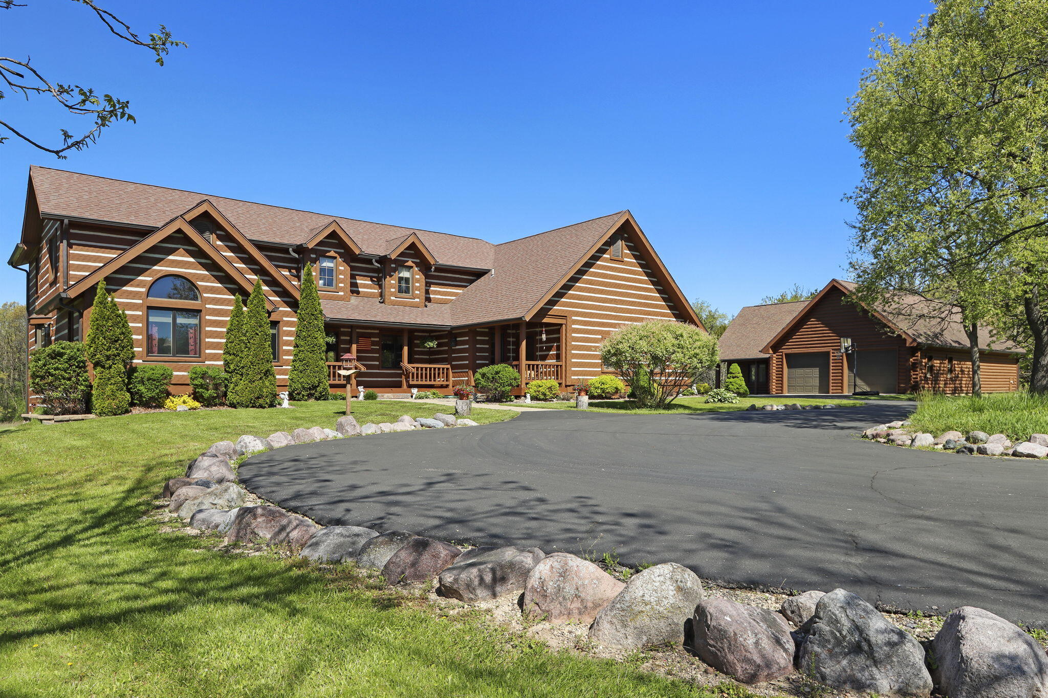 Front Exterior View 1