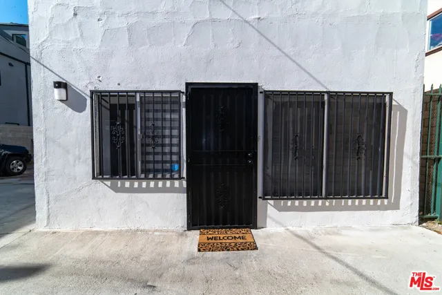 $1,550,000 | 523 South Wilton Place, Los Angeles, CA 90020