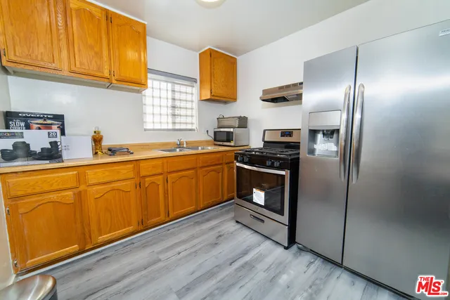 $1,550,000 | 523 South Wilton Place, Los Angeles, CA 90020