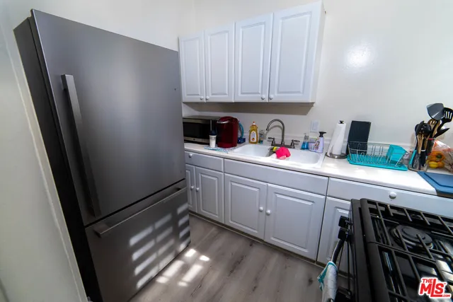 $1,550,000 | 523 South Wilton Place, Los Angeles, CA 90020