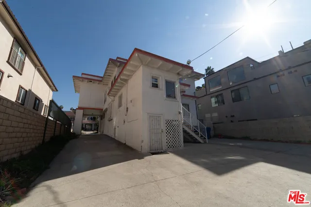 $1,550,000 | 523 South Wilton Place, Los Angeles, CA 90020