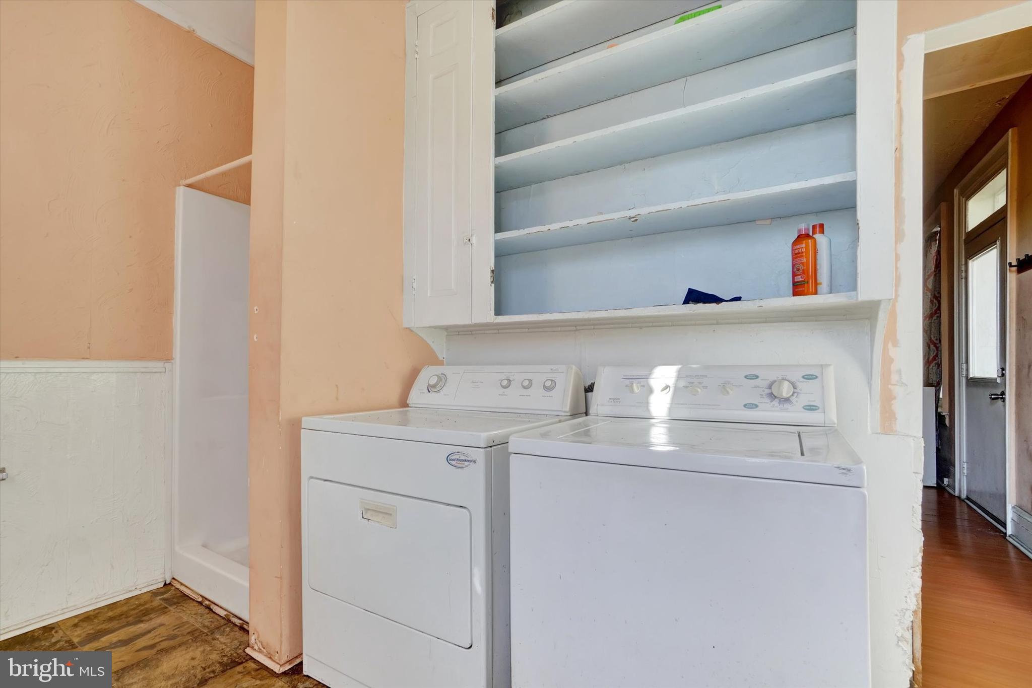 1323 North George Street York, PA 17404 - Photo 11 of 27 a utility room with dryer and washer