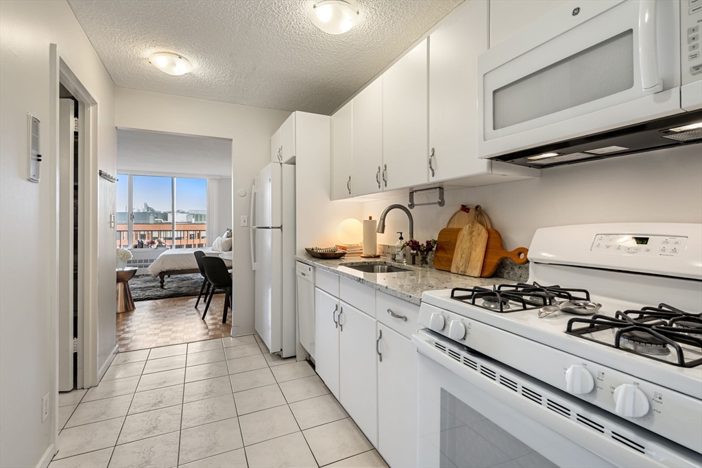 44 Washington Street, Unit 915 Brookline, MA 02445 - Photo 10 of 16