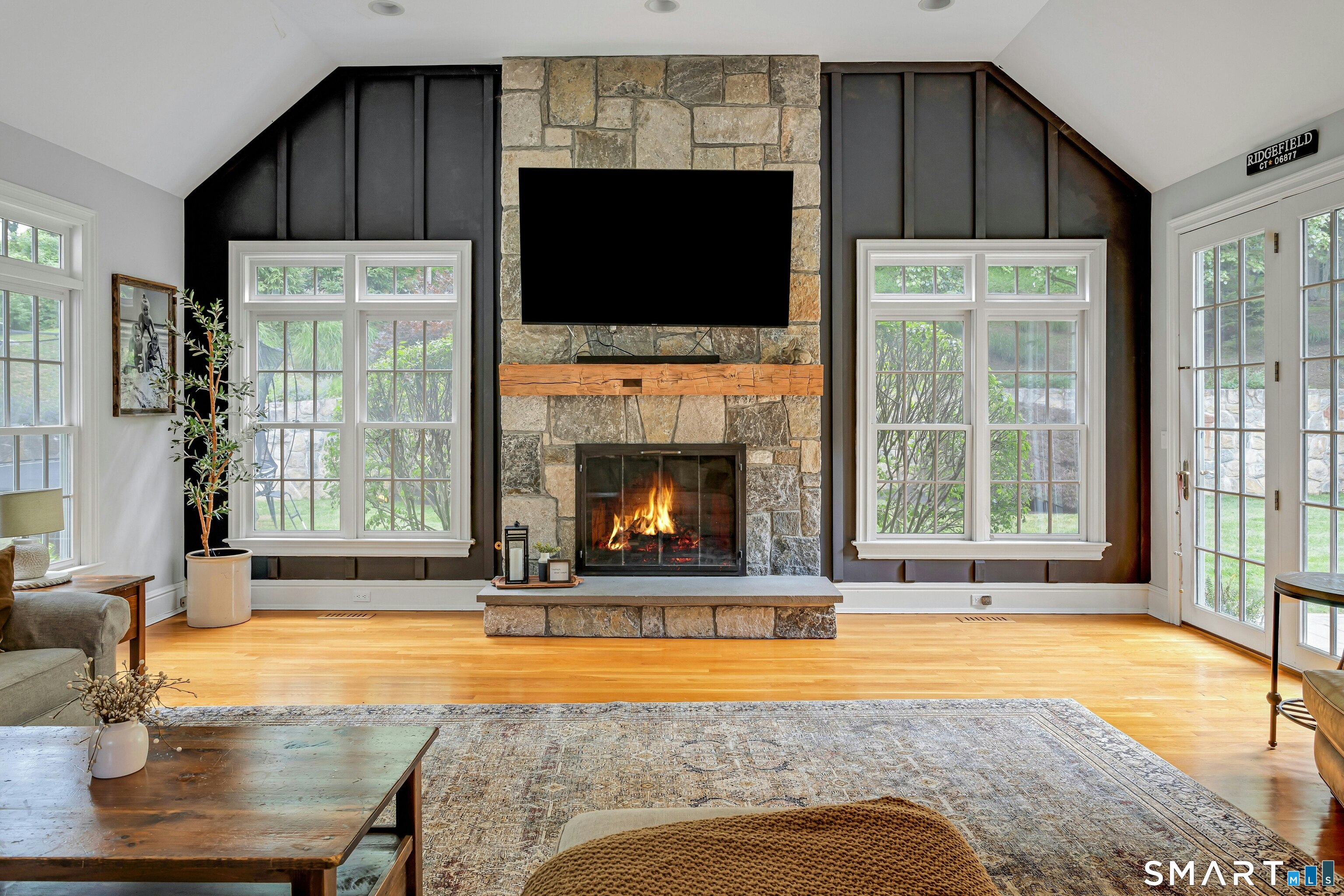 14 Turtle Ridge Court Ridgefield, CT 06877 - Photo 14 of 40 Great Room