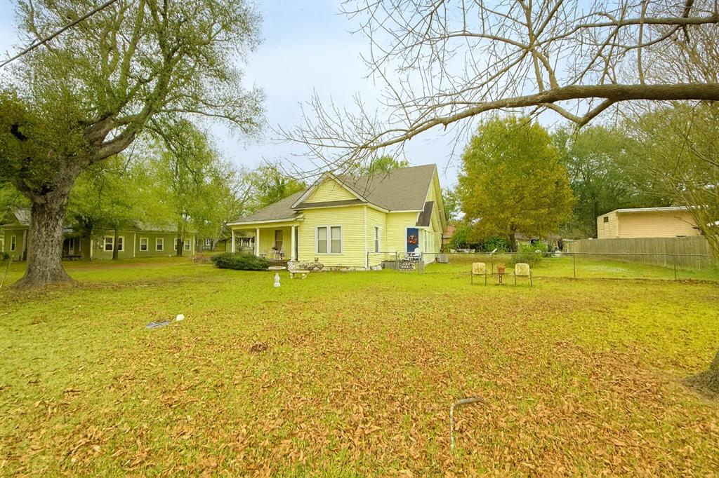 314 Cockerell Street Eustace, TX 75124 - Photo 15 of 15 View of front yard and side yard