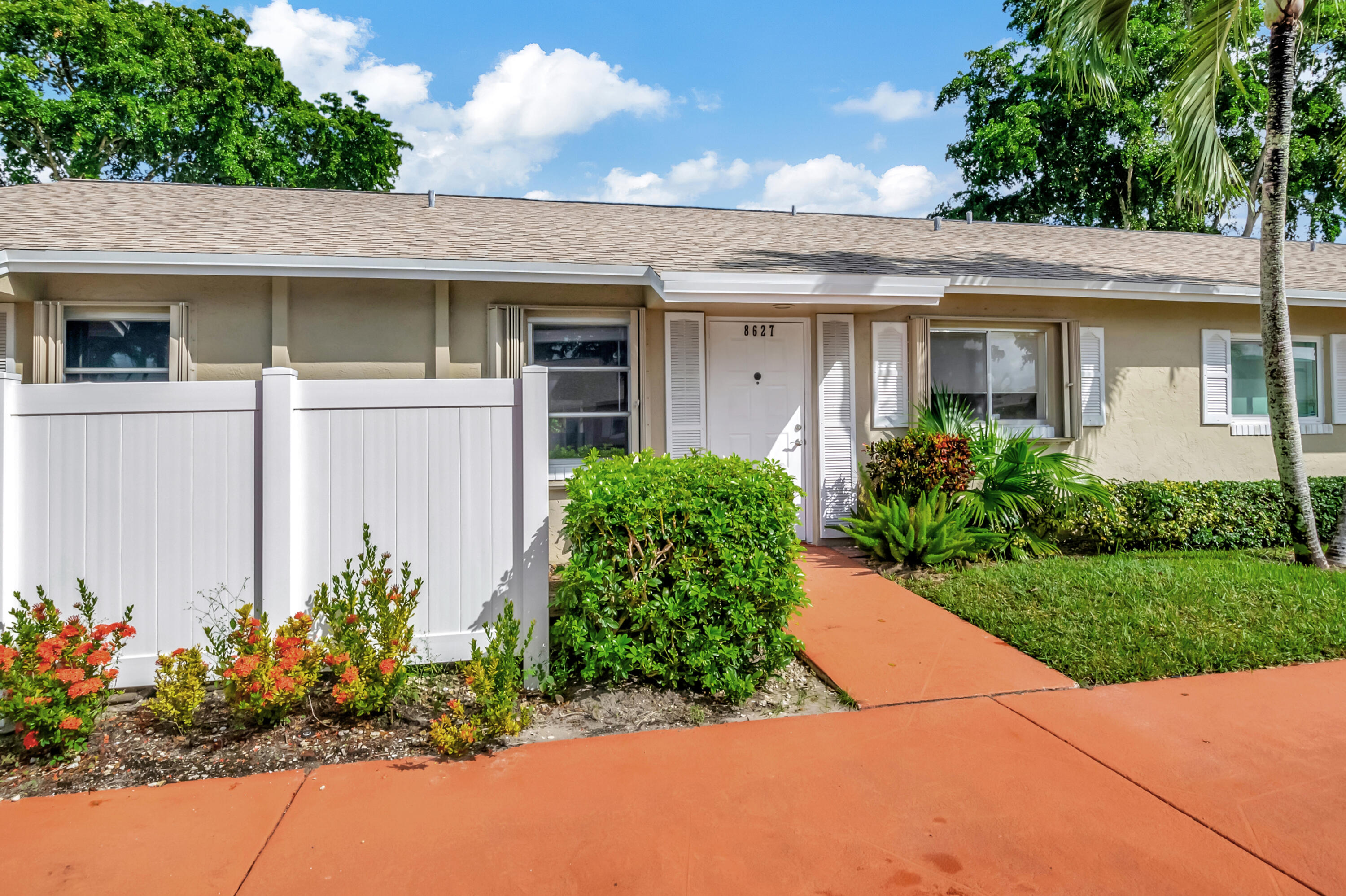 8627 Overset Lane Boca Raton, FL 33496 - Photo 3 of 37 DSC_7200