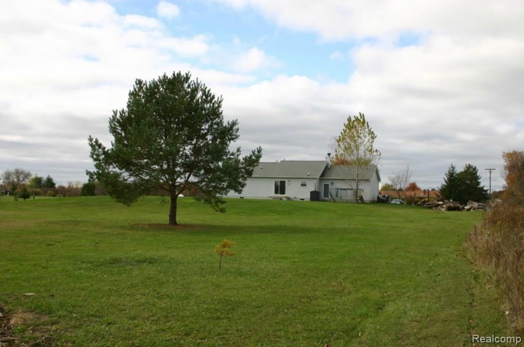1376 Braidwood Road Memphis, MI 48041 - Photo 4 of 17 yard1.jpg
