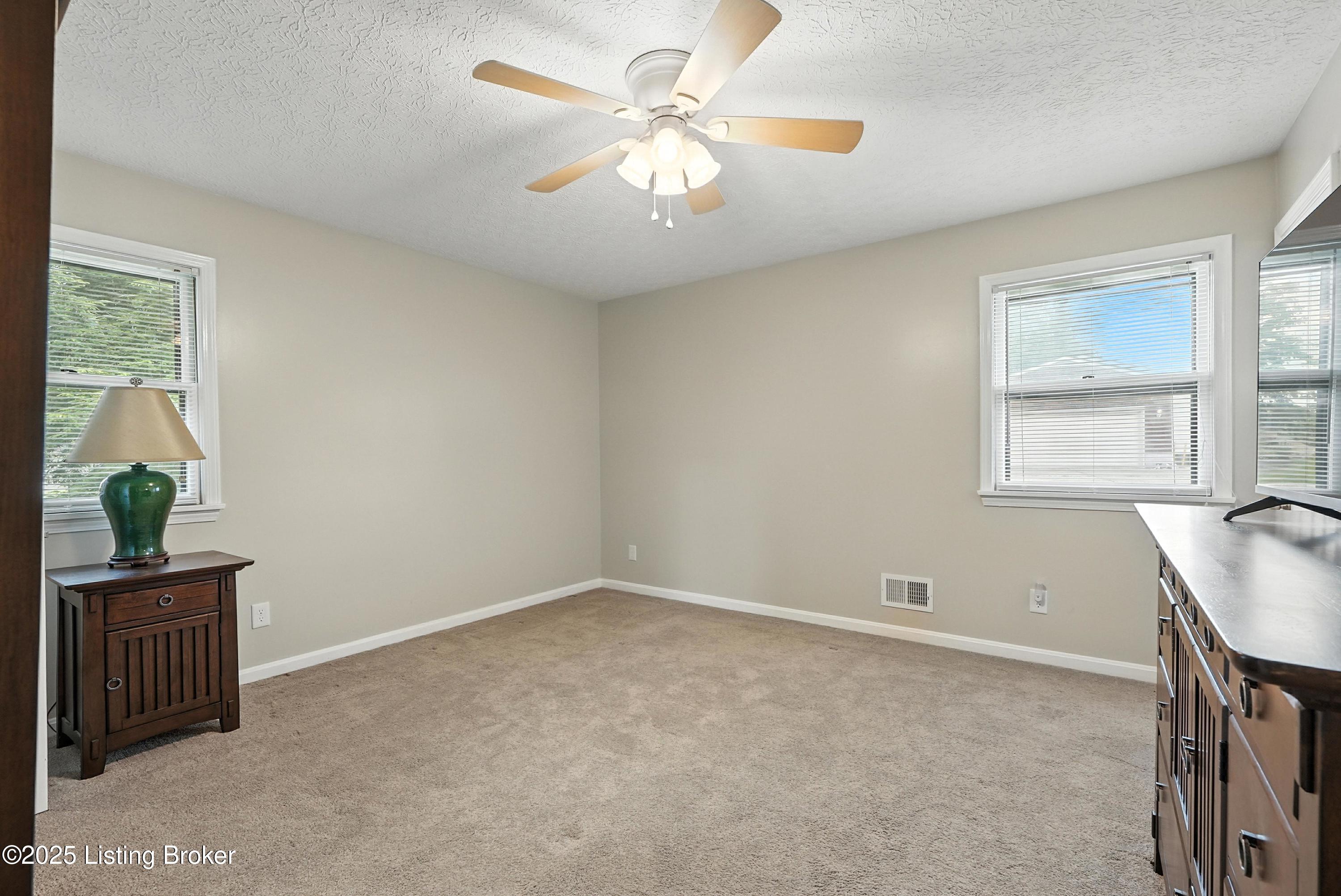 116 Mill Run Road Shepherdsville, KY 40165 - Photo 17 of 35 20_116millrun_louisvillerealestatemedia_