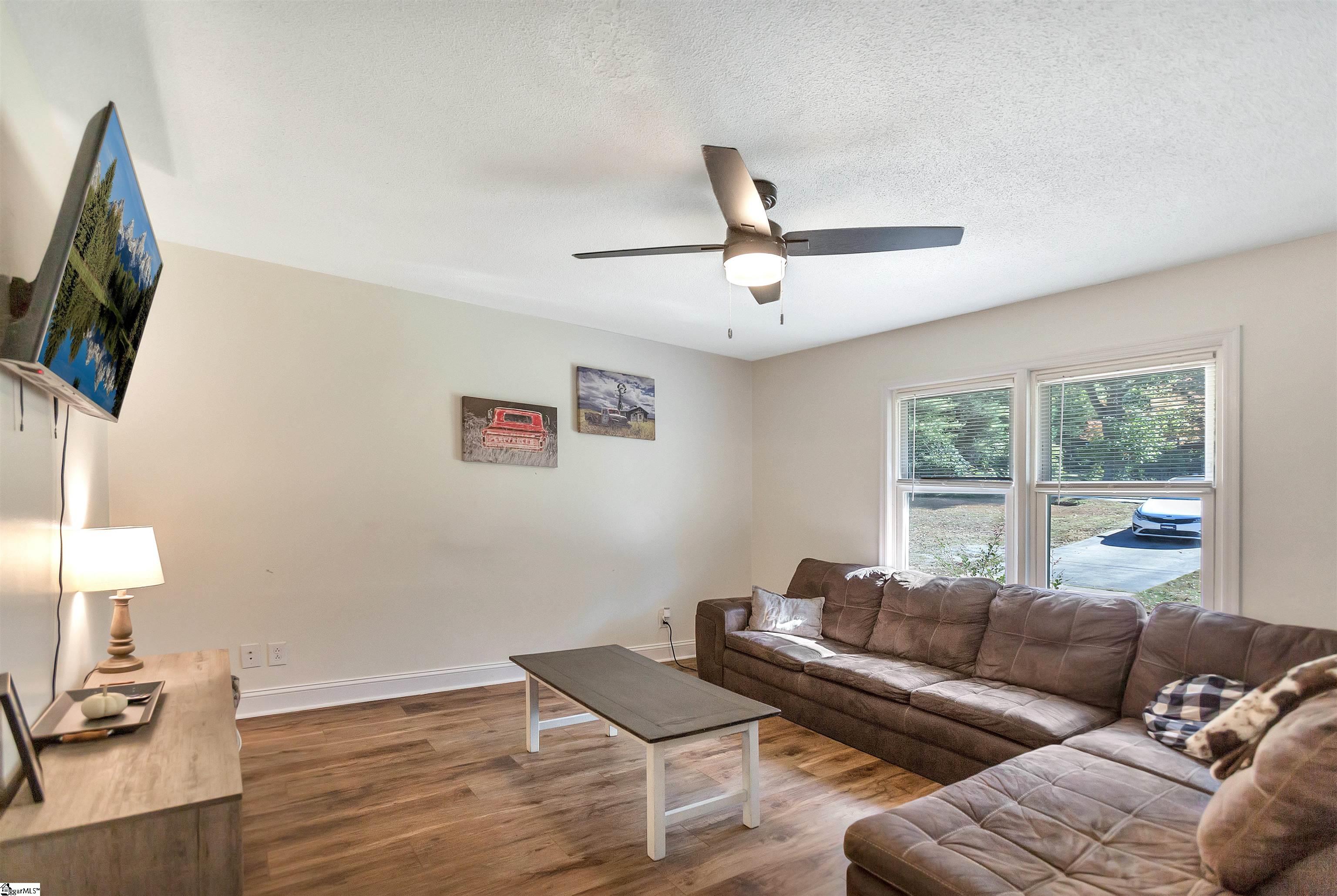 1409 Whiten Road Belton, SC 29627 - Photo 7 of 32
