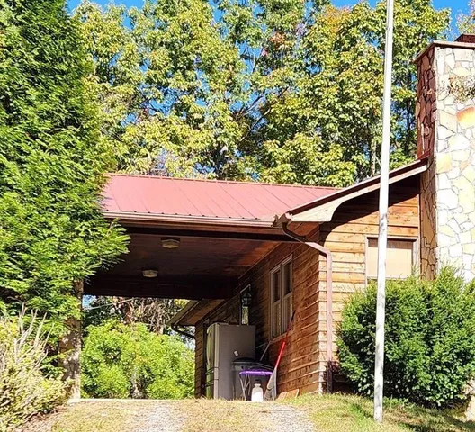 $390,000 | 256 Hillside Lane, Andrews, NC 28901