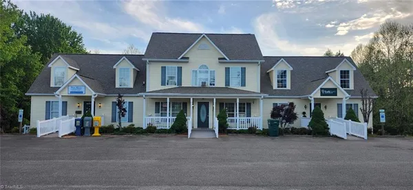 $950,000 | 502 South Key Street, Pilot Mountain, NC 27041