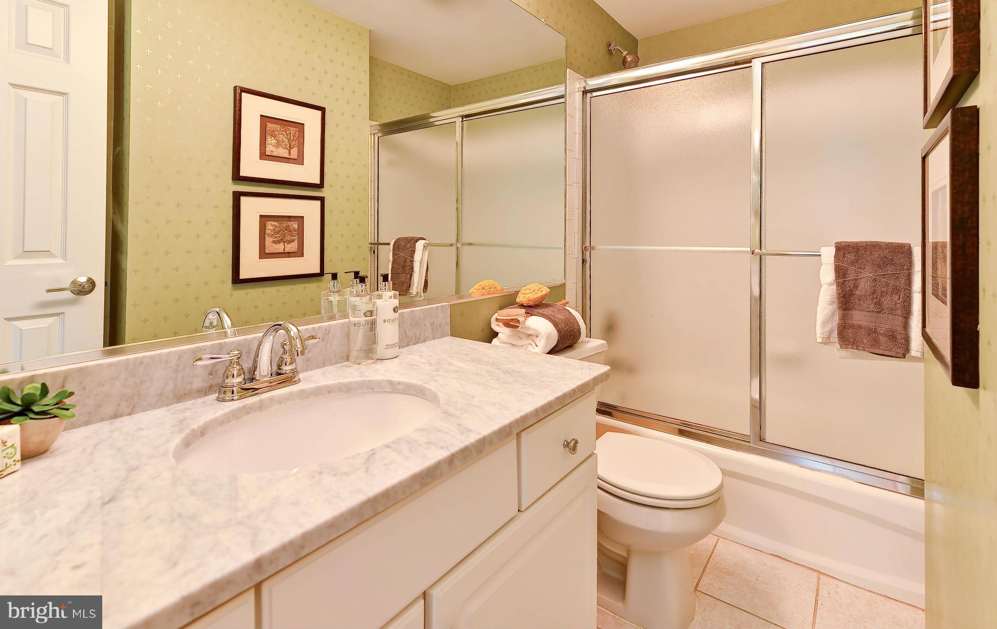 1911 Belmont Road Northwest, Unit 1071 Washington, DC 20009 - Photo 14 of 22 Master Bath