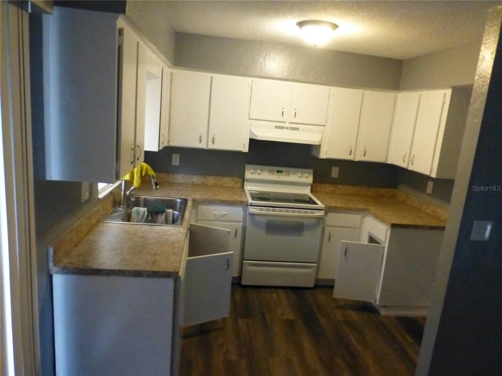 197 Highland Road, Unit B Tarpon Springs, FL 34689 - Photo 11 of 40