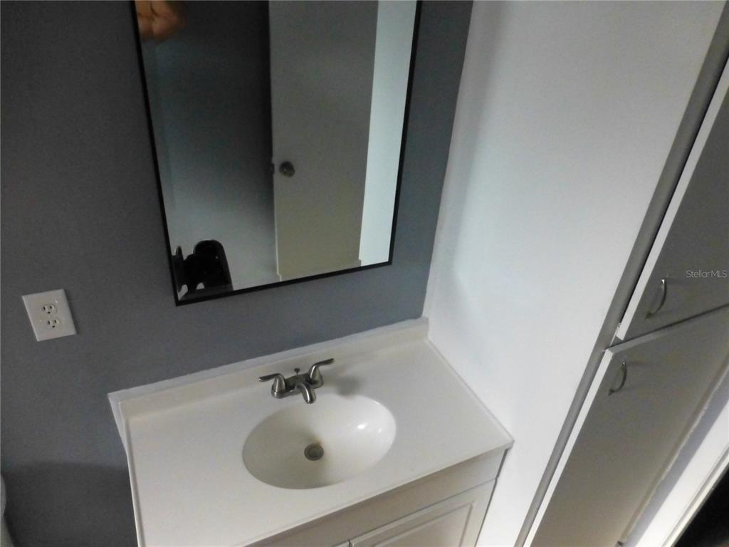 197 Highland Road, Unit B Tarpon Springs, FL 34689 - Photo 6 of 40