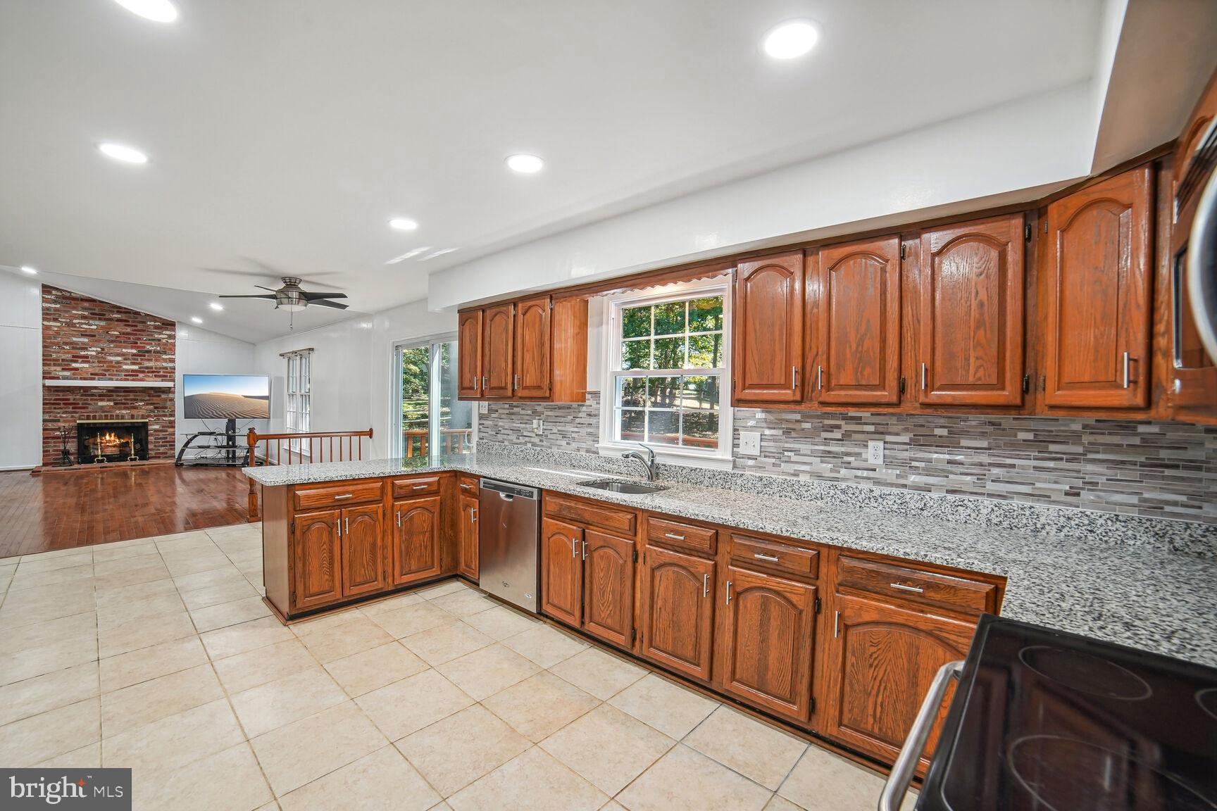 15519 Langside Street Silver Spring, MD 20905 - Photo 6 of 35 Kitchen with many cabinets