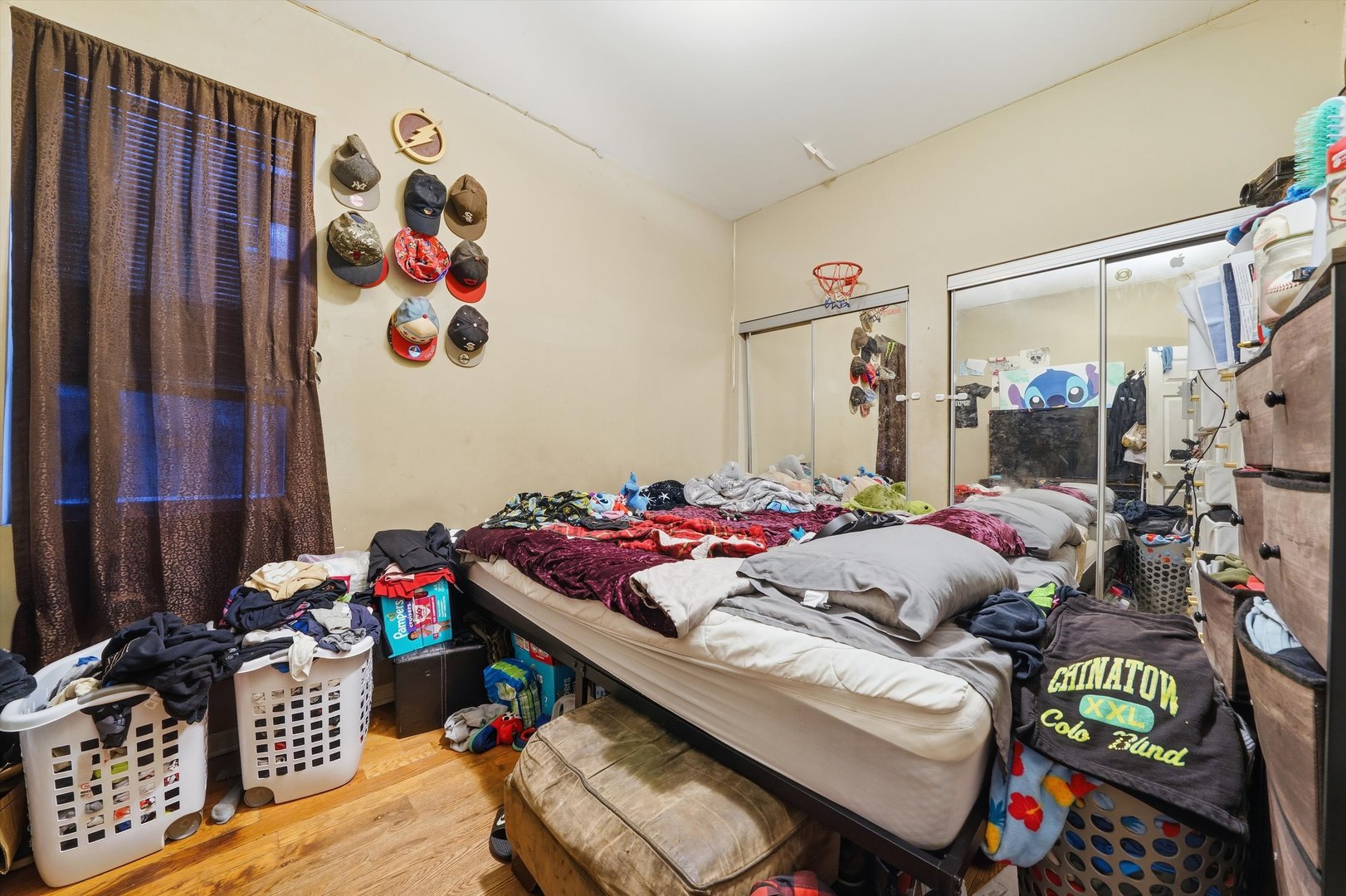 4547 South Union Avenue Chicago, IL 60609 - Photo 15 of 25 a living room with furniture and a couch