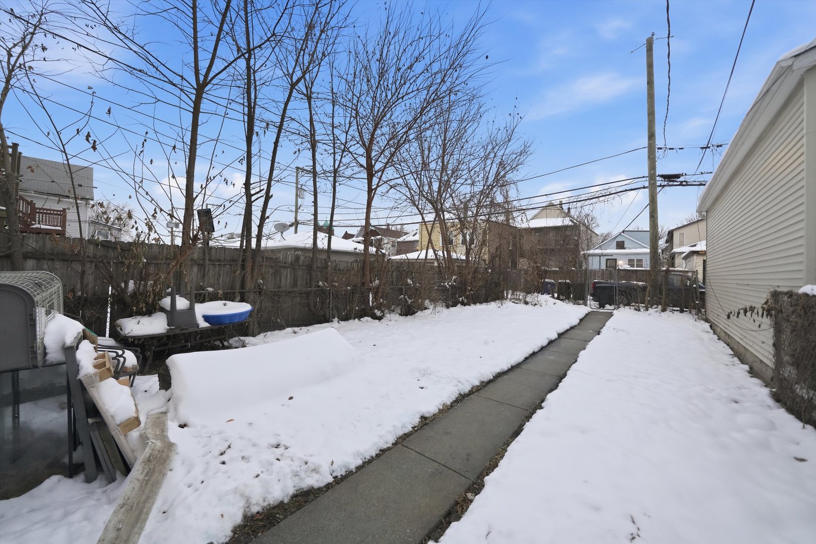 4547 South Union Avenue Chicago, IL 60609 - Photo 20 of 25 a view of a backyard of the house