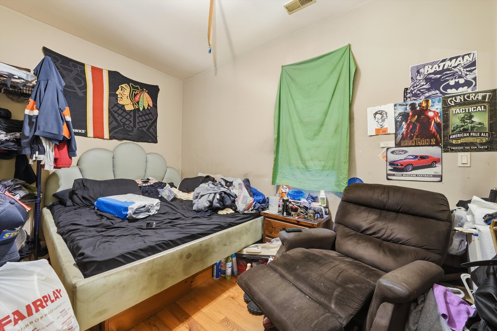 4547 South Union Avenue Chicago, IL 60609 - Photo 9 of 25 a living room with furniture and a flat screen tv