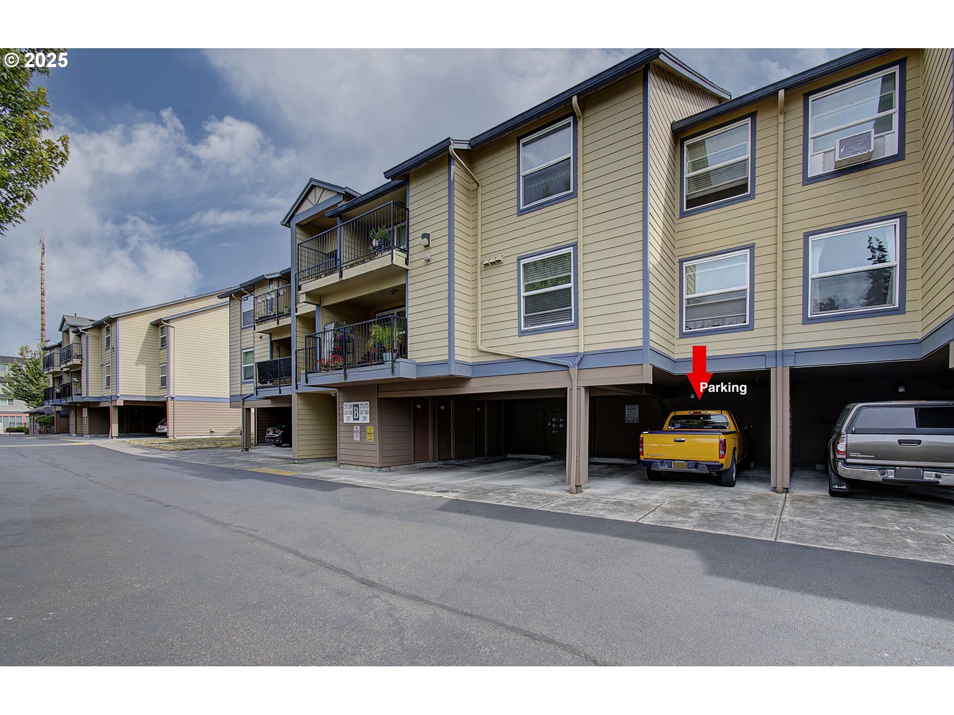 275 Southeast 162nd Avenue Portland, OR 97233 - Photo 19 of 22 a view of a street with cars