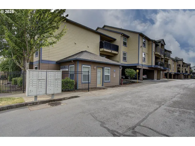 $195,000 | 275 Southeast 162nd Avenue, Portland, OR 97233