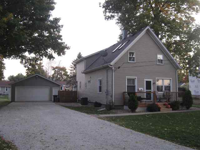 720 Catherine Street Washington, IL 61571 - Photo 3 of 15 Gallery Image 3