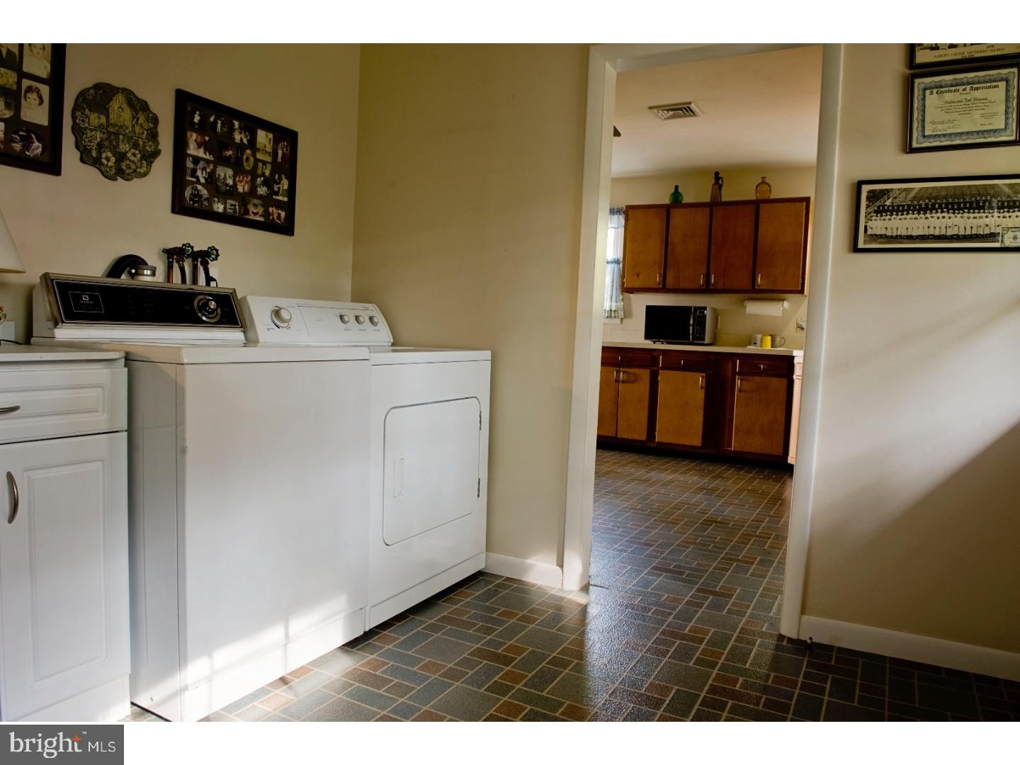 248 Hooker Street Riverside, NJ 08075 - Photo 9 of 20