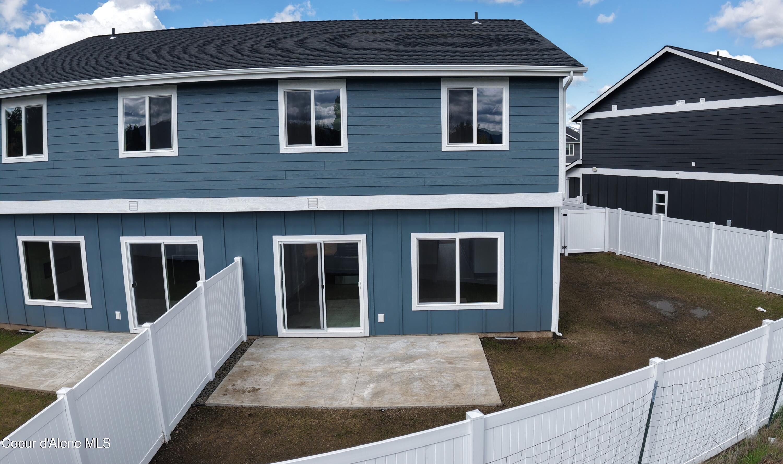 214 East Lobo Loop Hayden, ID 83835 - Photo 19 of 20 Back