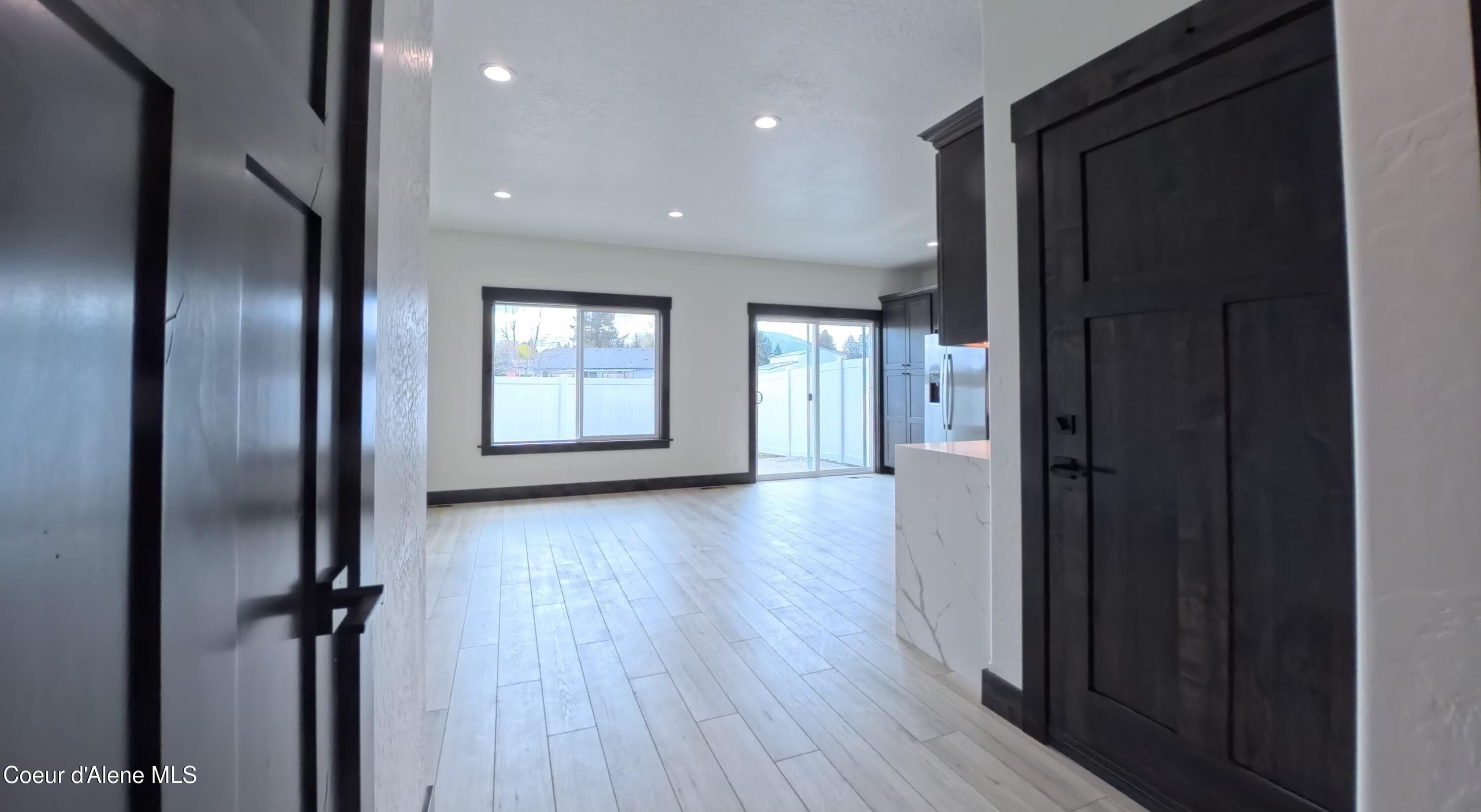 214 East Lobo Loop Hayden, ID 83835 - Photo 5 of 20 Entrance 3