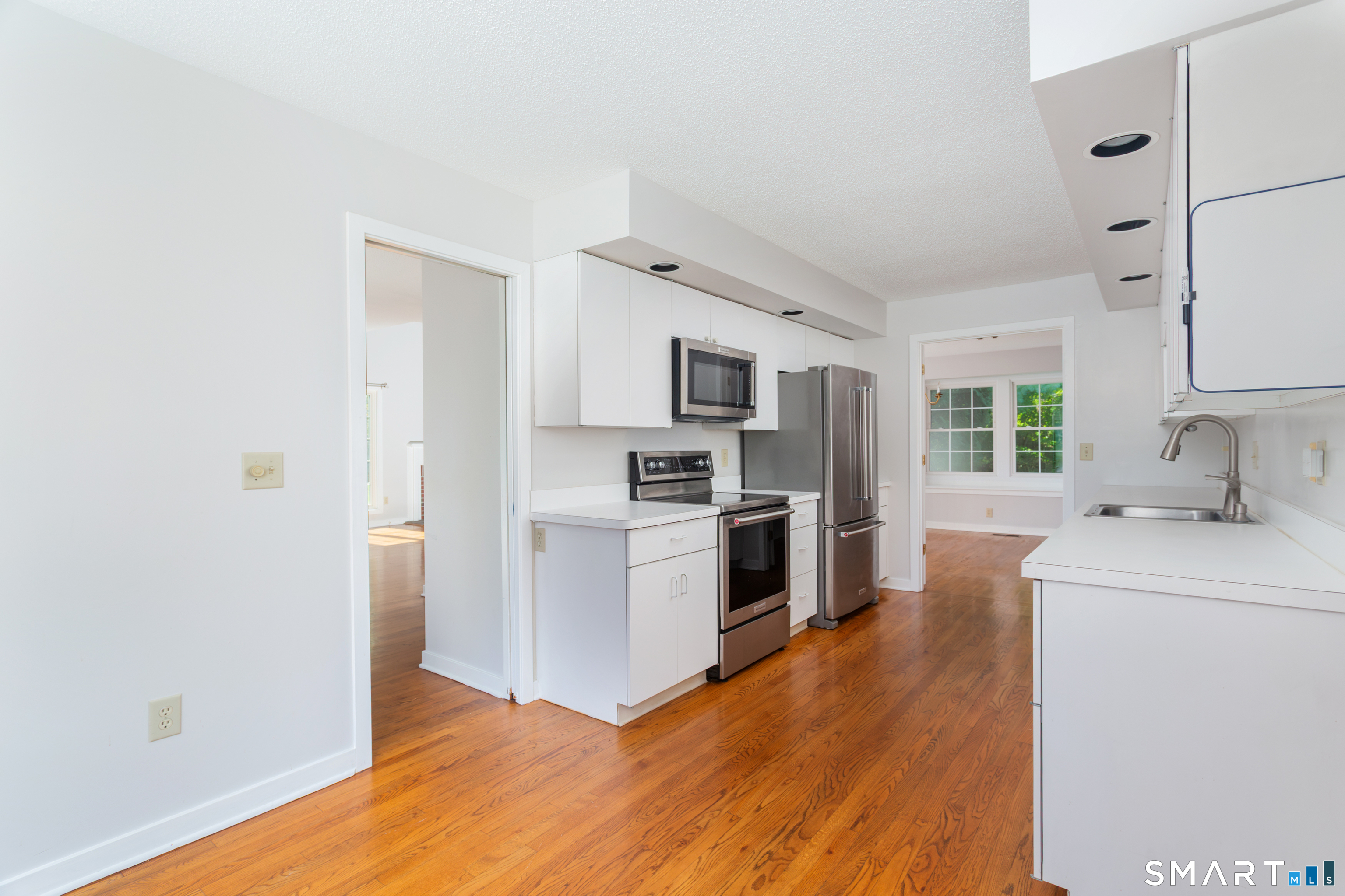 170 Glengarry Road, Unit 170 Fairfield, CT 06825 - Photo 15 of 36 Gallery Image 15
