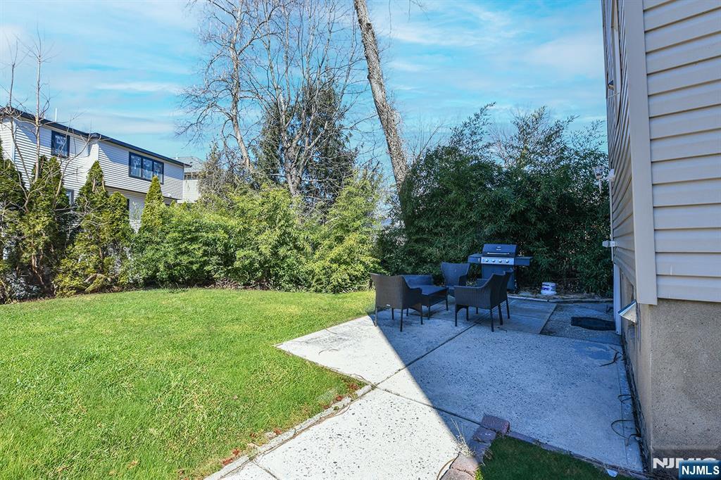 420 Carmita Avenue, Unit 1 Rutherford, NJ 07070 - Photo 23 of 25