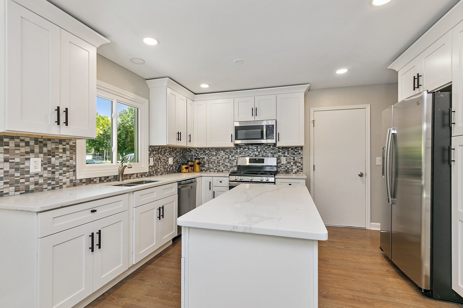 802 Maple Lane Geneva, IL 60134 - Photo 11 of 32 Gallery Image 11
