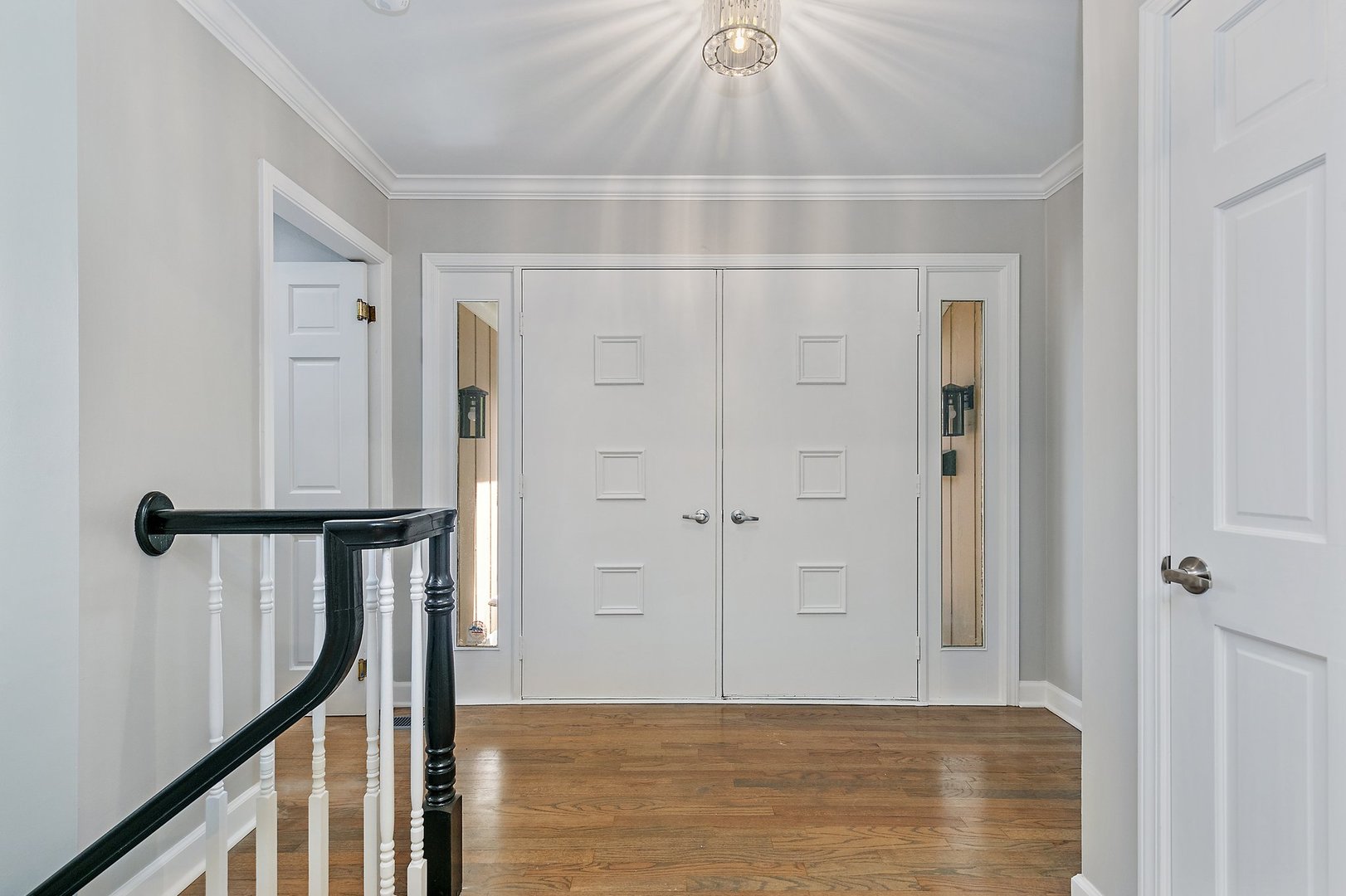 802 Maple Lane Geneva, IL 60134 - Photo 2 of 32 Gallery Image 2