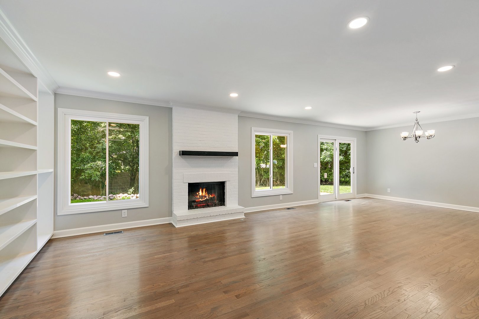 802 Maple Lane Geneva, IL 60134 - Photo 4 of 32 Gallery Image 4