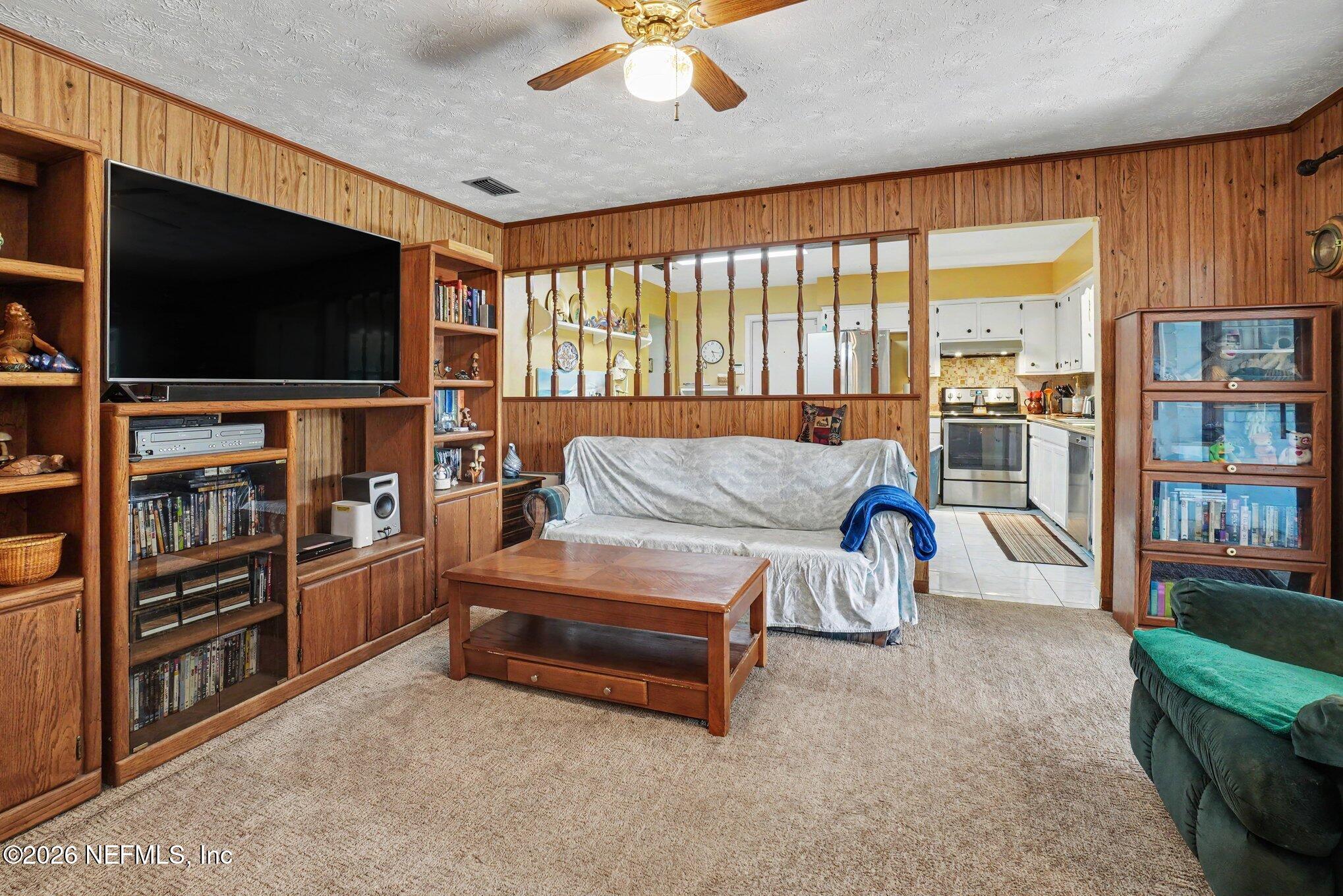 3934 Spring Glen Road Jacksonville, FL 32207 - Photo 13 of 29 014_file_9785