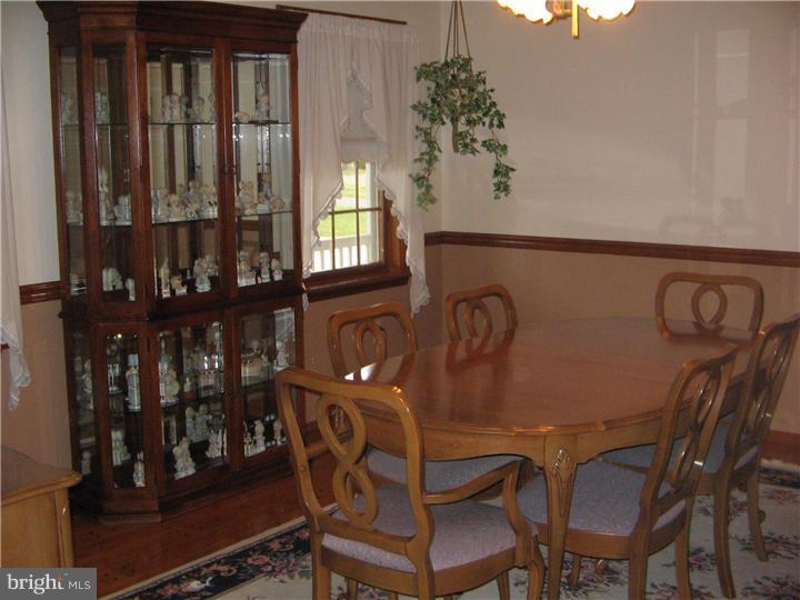 254 Stewart Road Allentown, NJ 08501 - Photo 8 of 24 Dining Room