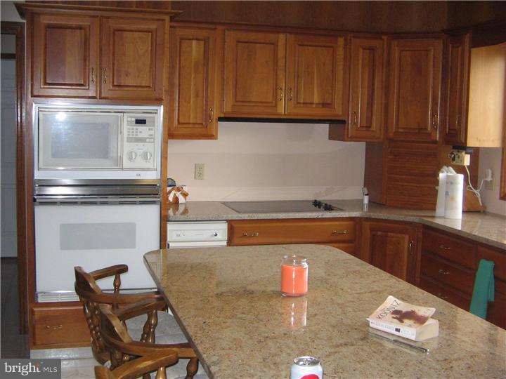254 Stewart Road Allentown, NJ 08501 - Photo 9 of 24 Kitchen