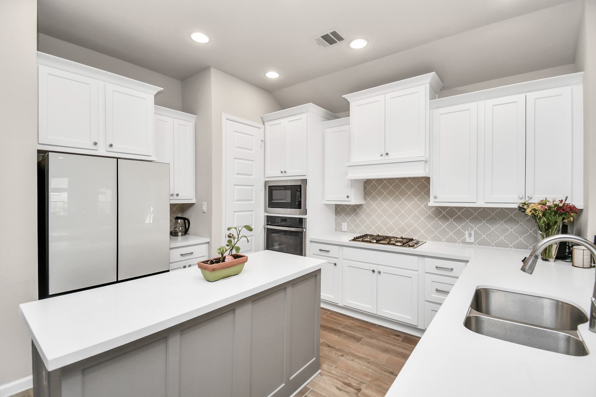 5043 Morrison Drive Manvel, TX 77578 - Photo 11 of 49 Refrigerator is included!