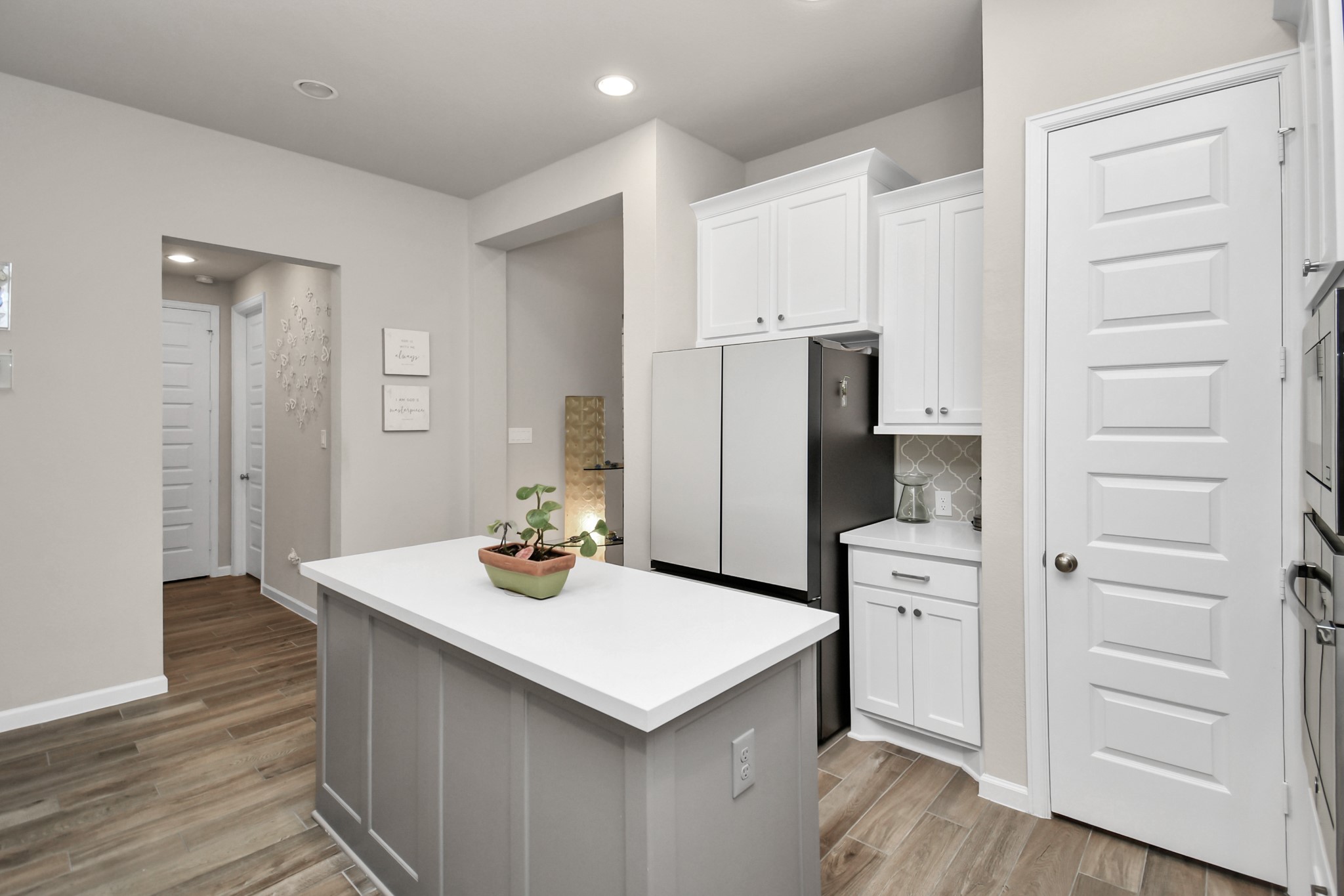 5043 Morrison Drive Manvel, TX 77578 - Photo 14 of 49 Extra outlets on the island