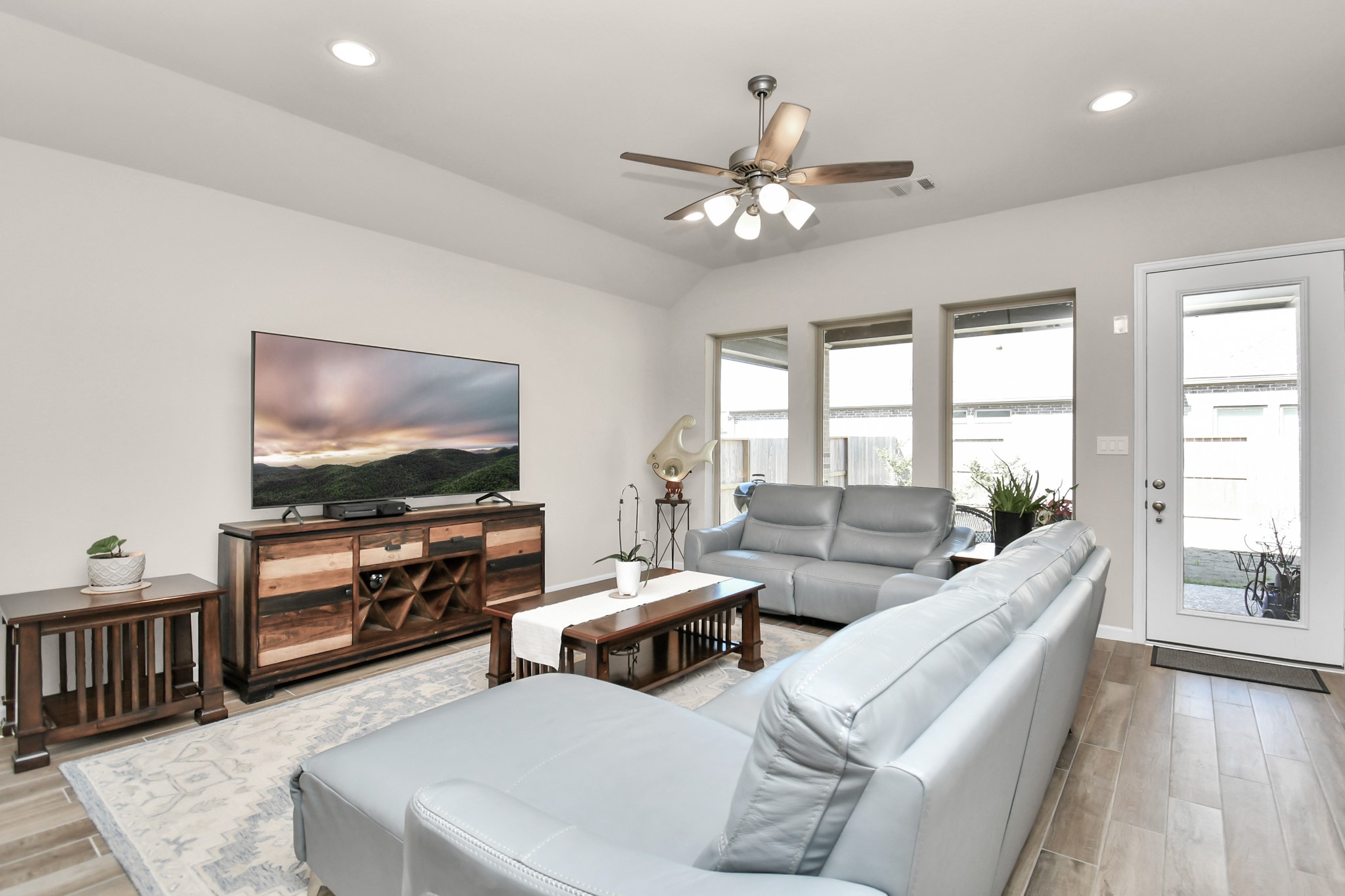 5043 Morrison Drive Manvel, TX 77578 - Photo 3 of 49