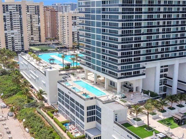 a picture of city view